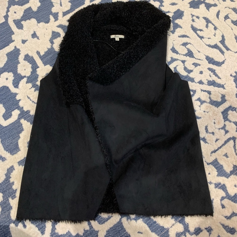Black Vest! Bass Brand! Size Small!